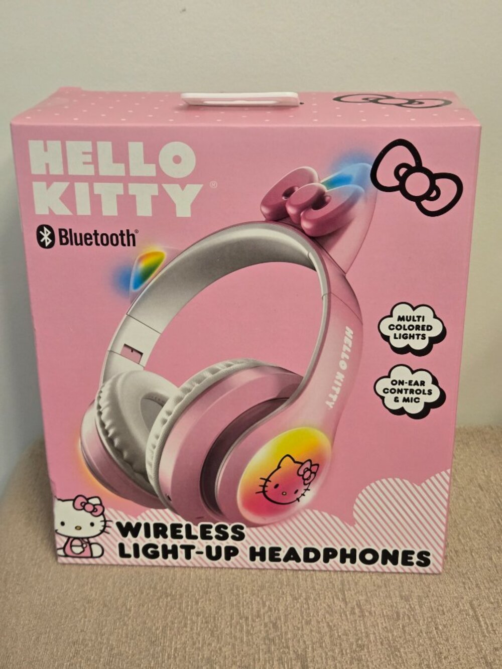 Hello Kitty Bluetooth Wireless Light-Up Headphones Pink LED Cat Ear Headset - Picture 10 of 10